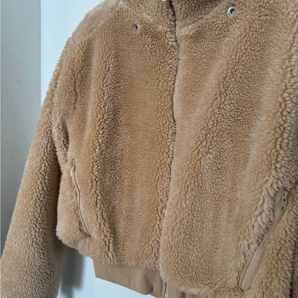 ALO Foxy Sherpa Jacket in Camel without Hood! - Picture 7 of 15